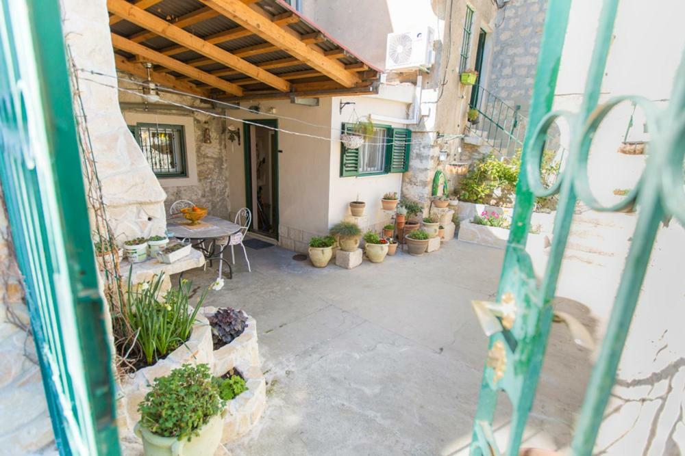 Antica With Yard & Bbq Leilighet Split